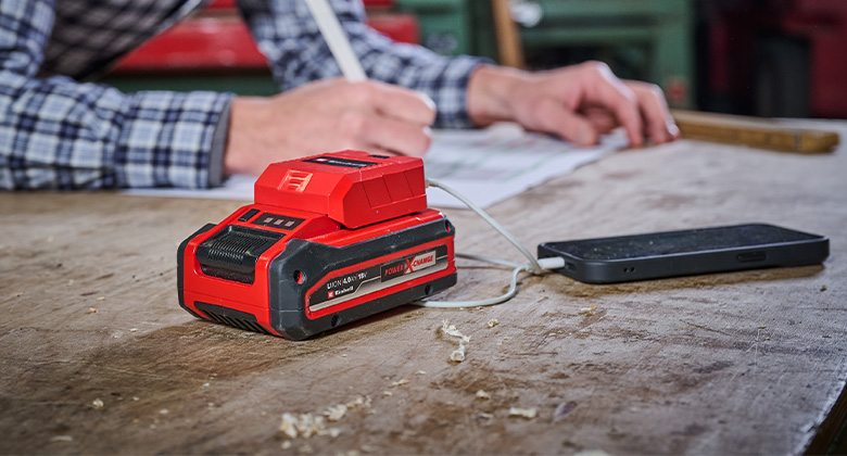 Tool Batteries & Power Accessories